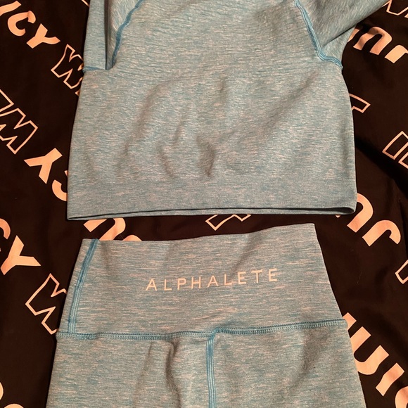 Alphatele Xs gym set, leggings and crop top. - Picture 2 of 4